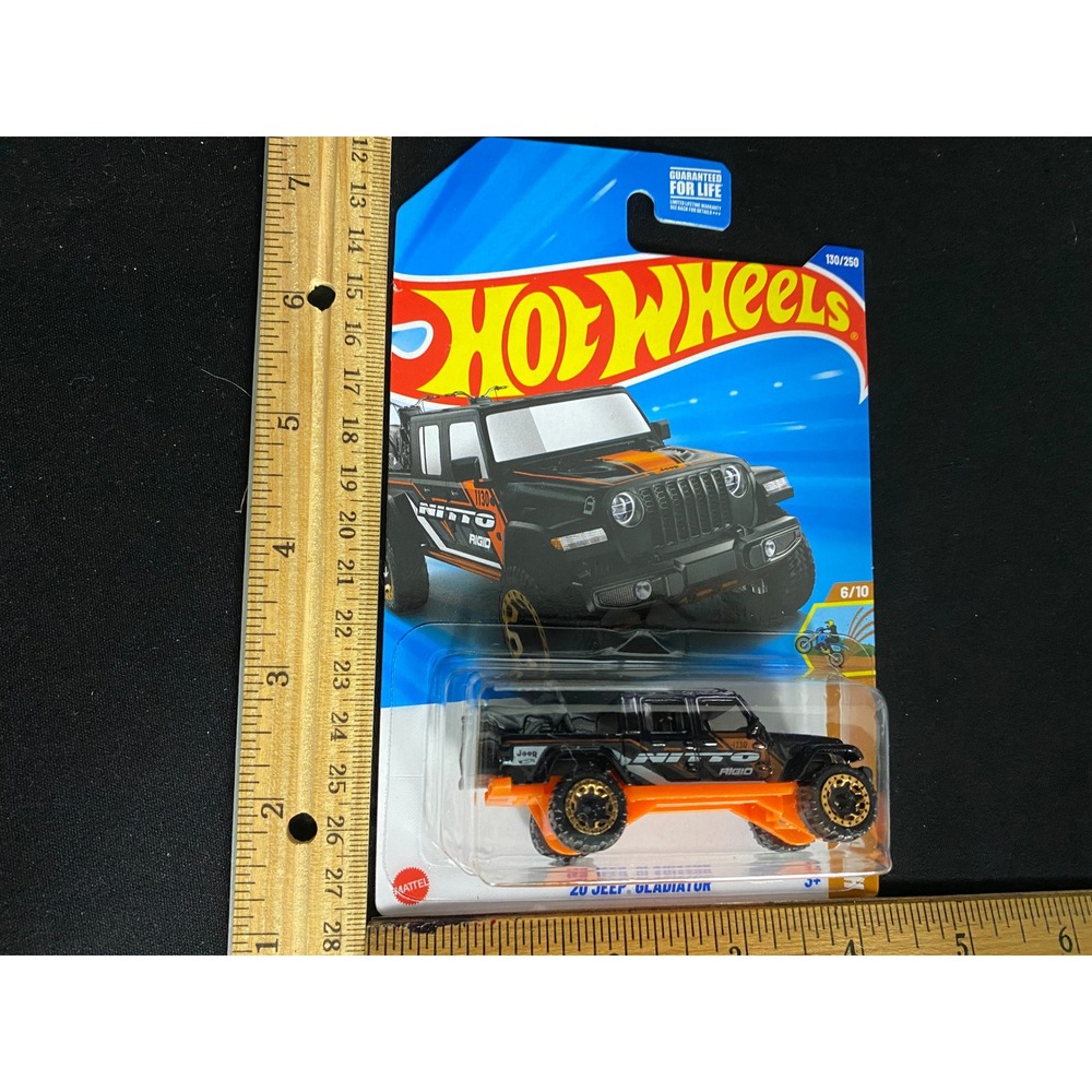 Hot Wheels 2022 20 Jeep Gladiator‎ 130/250 Black Orange Truck Diecast Car